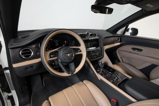 2024 Bentley Bentayga EWB Azure photo 4