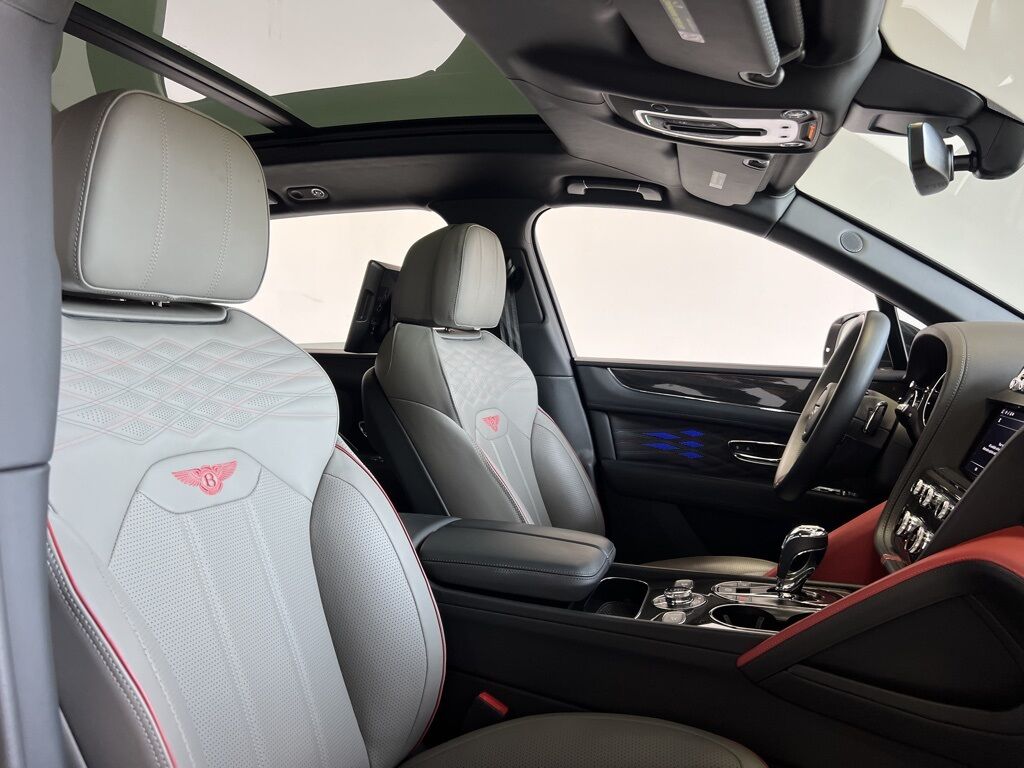 2024 Bentley Bentayga EWB Mulliner V8 photo 24
