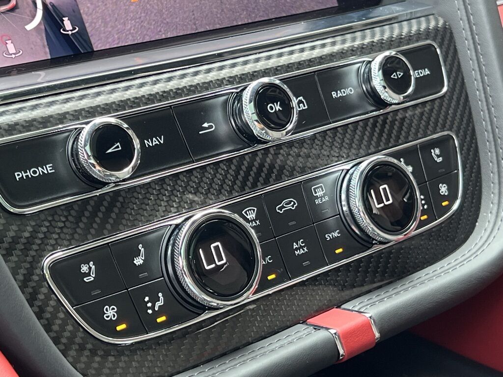 2024 Bentley Bentayga EWB Mulliner V8 photo 29