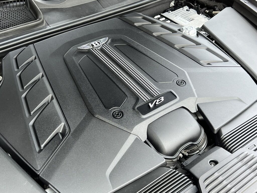 2024 Bentley Bentayga EWB Mulliner V8 photo 36