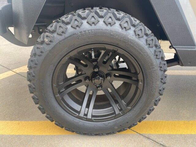 2024 Bintelli BEYOND 4PR STREET LEGAL LIFTED GOLF CART Springfield IL