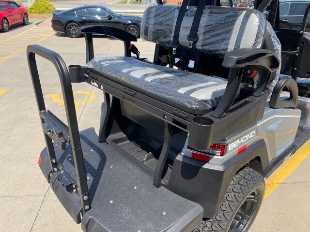 2024 Bintelli BEYOND 6PR STREET LEGAL LIFTED GOLF CART Springfield IL