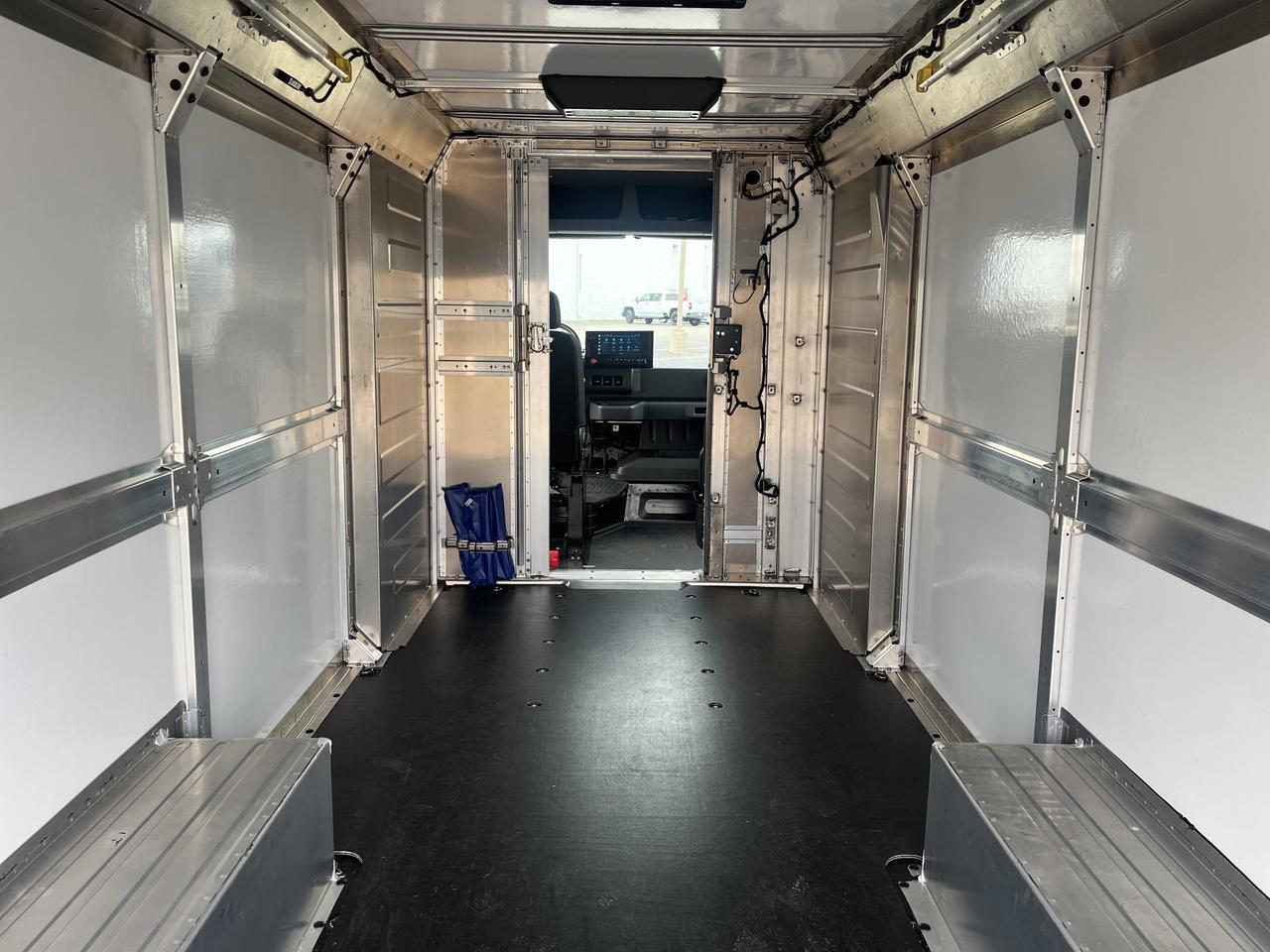 2024 BrightDrop Zevo 600 Max Range eAWD HeatPkg w/HeatedSeats HeatedSteeringWheel Saukville WI