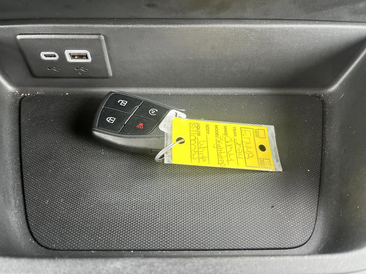 2024 BrightDrop Zevo 600 Max Range eAWD HeatPkg w/HeatedSeats HeatedSteeringWheel Saukville WI