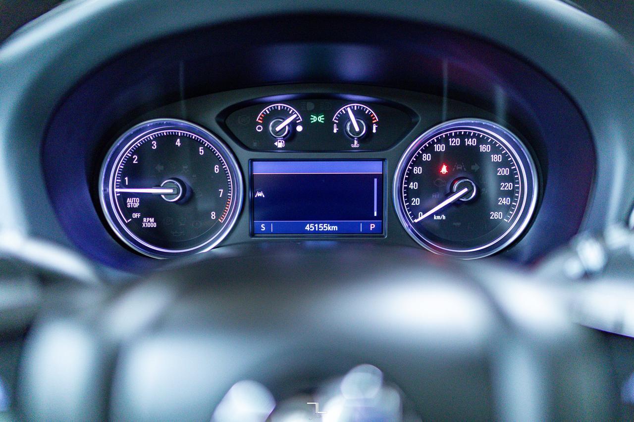 2024 Buick Enclave AWD Essence Leather Roof Nav BCam Red Deer AB