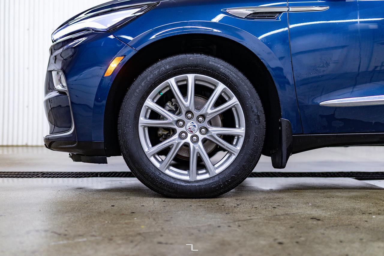 2024 Buick Enclave AWD Essence Leather Roof Nav BCam Red Deer AB