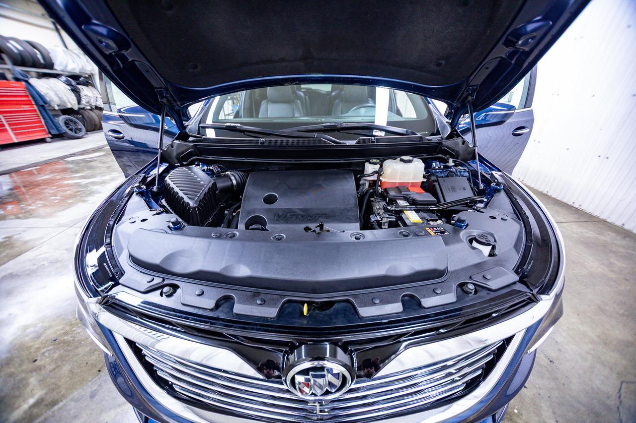 2024 Buick Enclave AWD Essence Leather Roof Nav BCam Red Deer AB