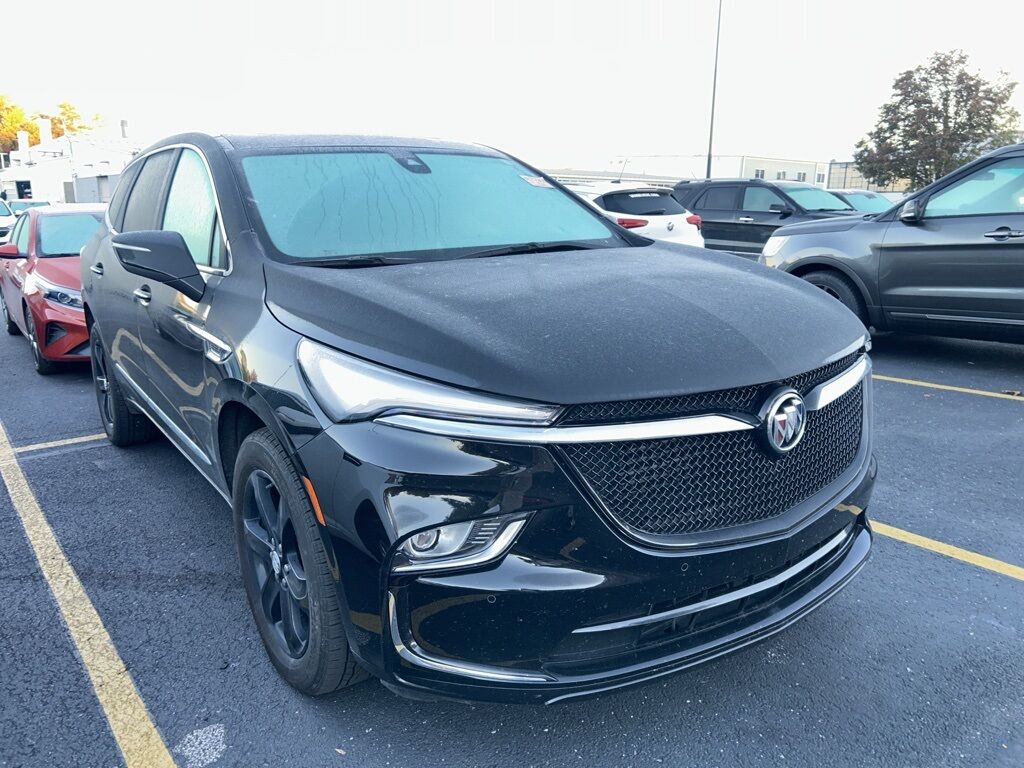 2024 Buick Enclave Essence Akron OH