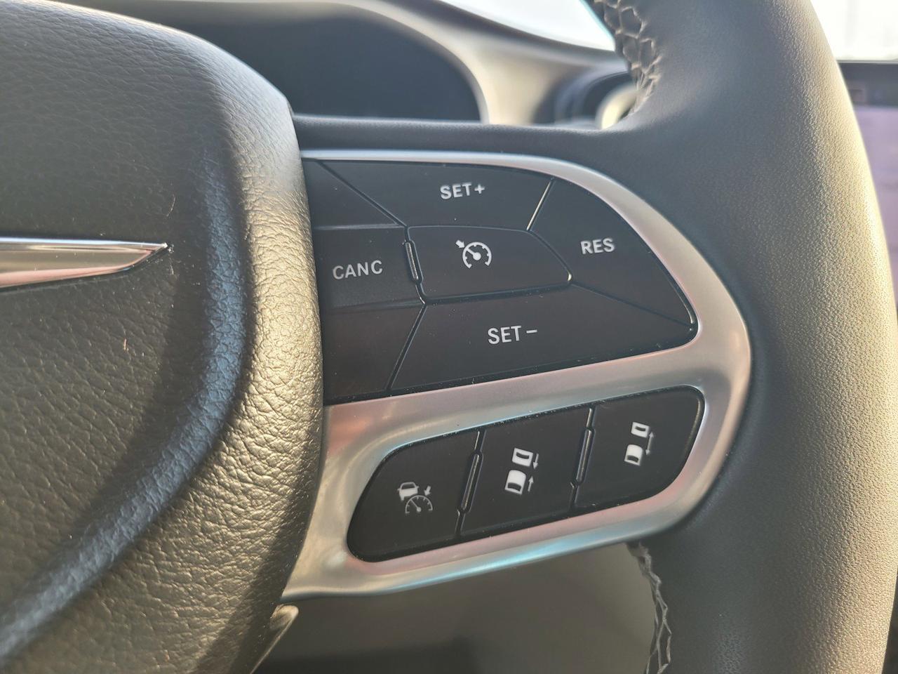 2024 CHRYSLER PACIFICA TOURING L Roseville CA