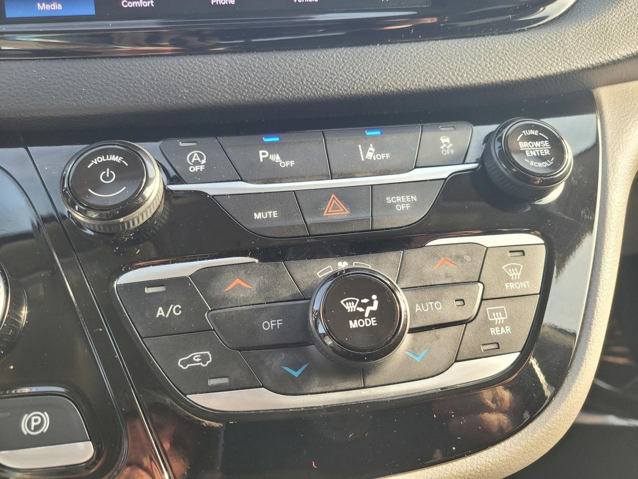 2024 CHRYSLER PACIFICA TOURING L Roseville CA