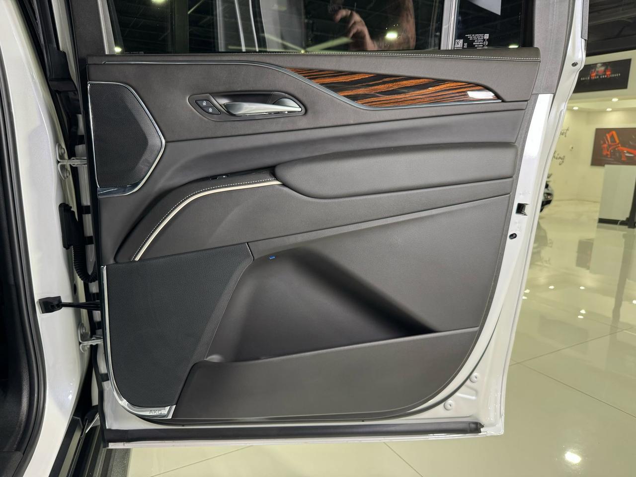 2024 Cadillac Escalade ESV 4WD Luxury Fort Lauderdale FL