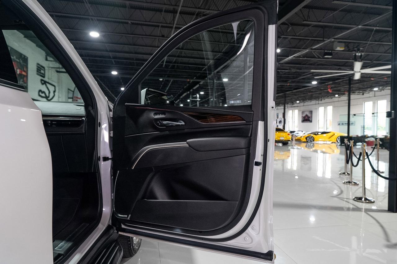 2024 Cadillac Escalade ESV 4WD Luxury Fort Lauderdale FL