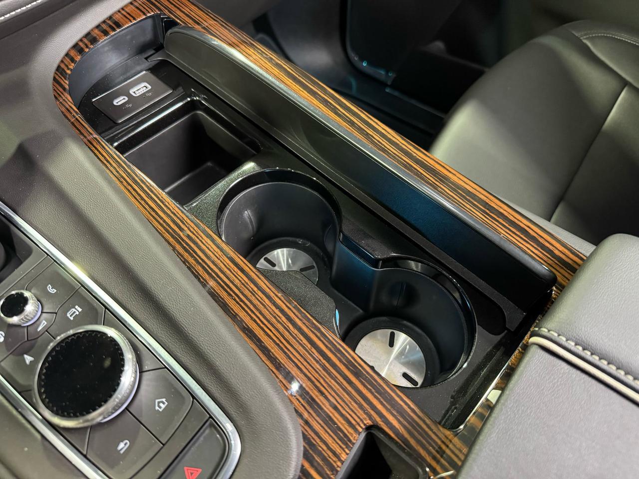 2024 Cadillac Escalade ESV 4WD Luxury Fort Lauderdale FL