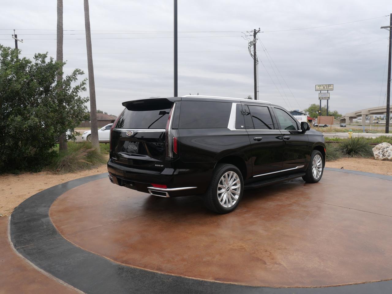 2024 Cadillac Escalade ESV 4WD Luxury