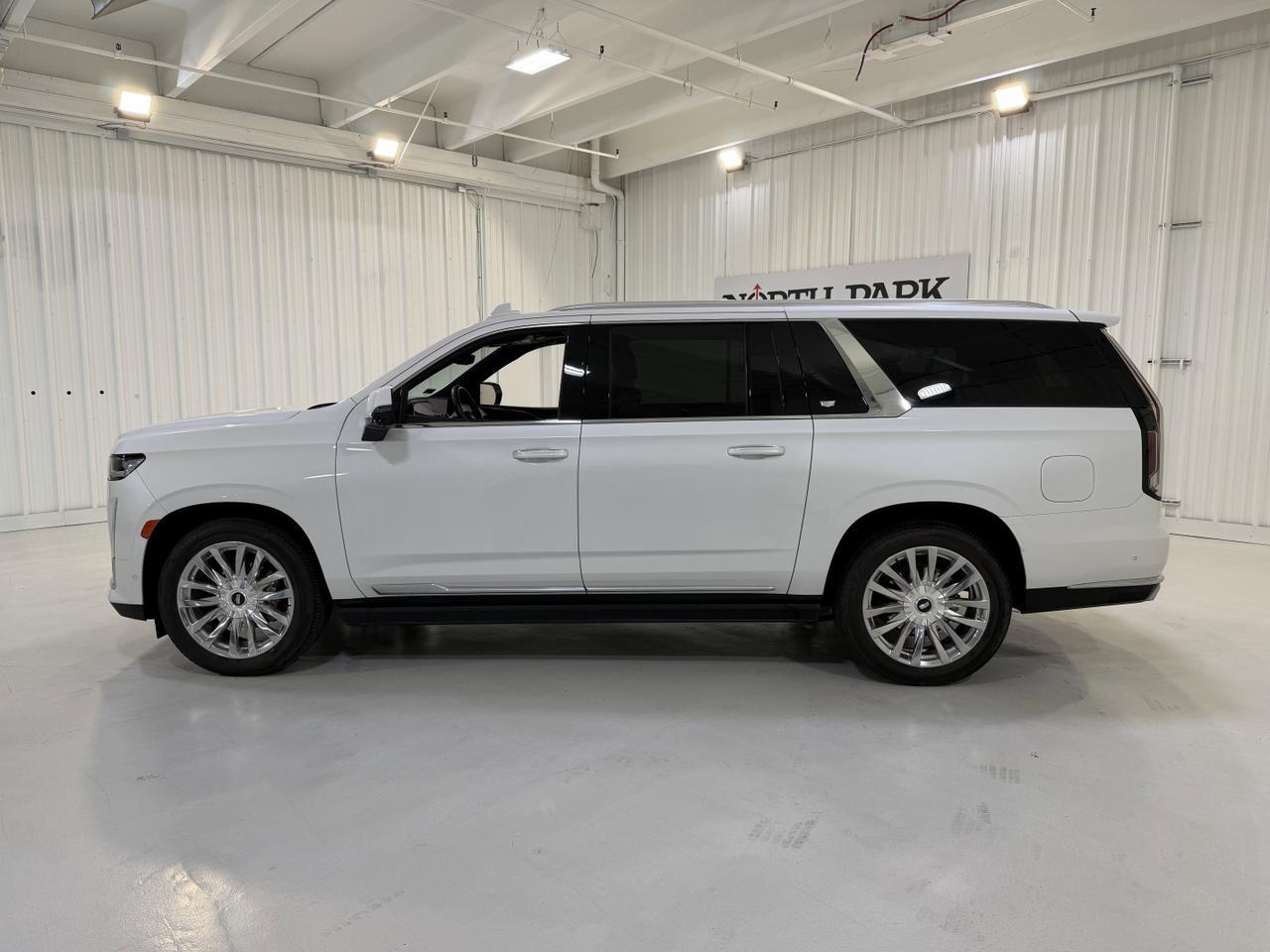 2024 Cadillac Escalade ESV 4WD Premium Luxury