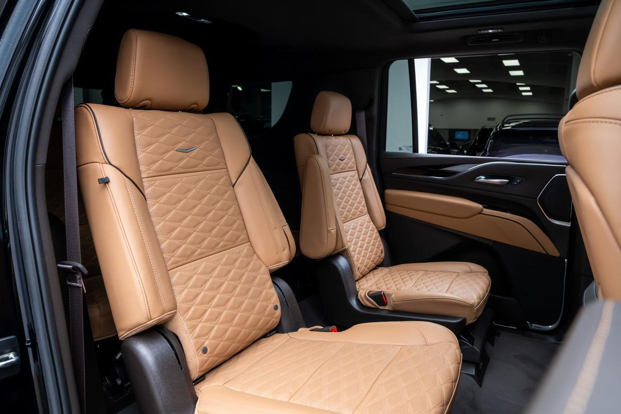2024 Cadillac Escalade ESV Sport 1 Owner Air Ride Adaptive Suspension Soft Close Do Portland OR