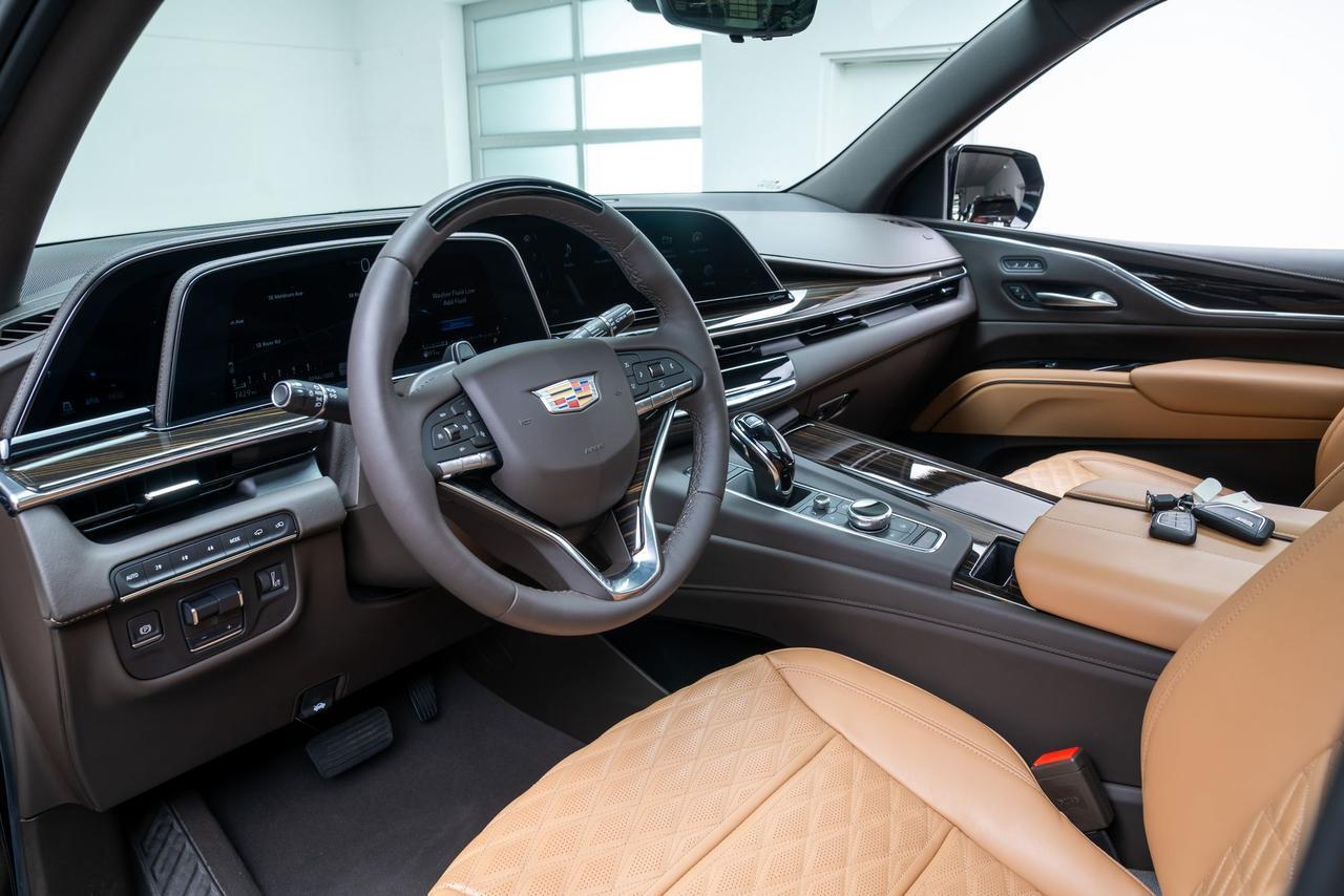 2024 Cadillac Escalade ESV Sport 1 Owner Air Ride Adaptive Suspension Soft Close Do Portland OR