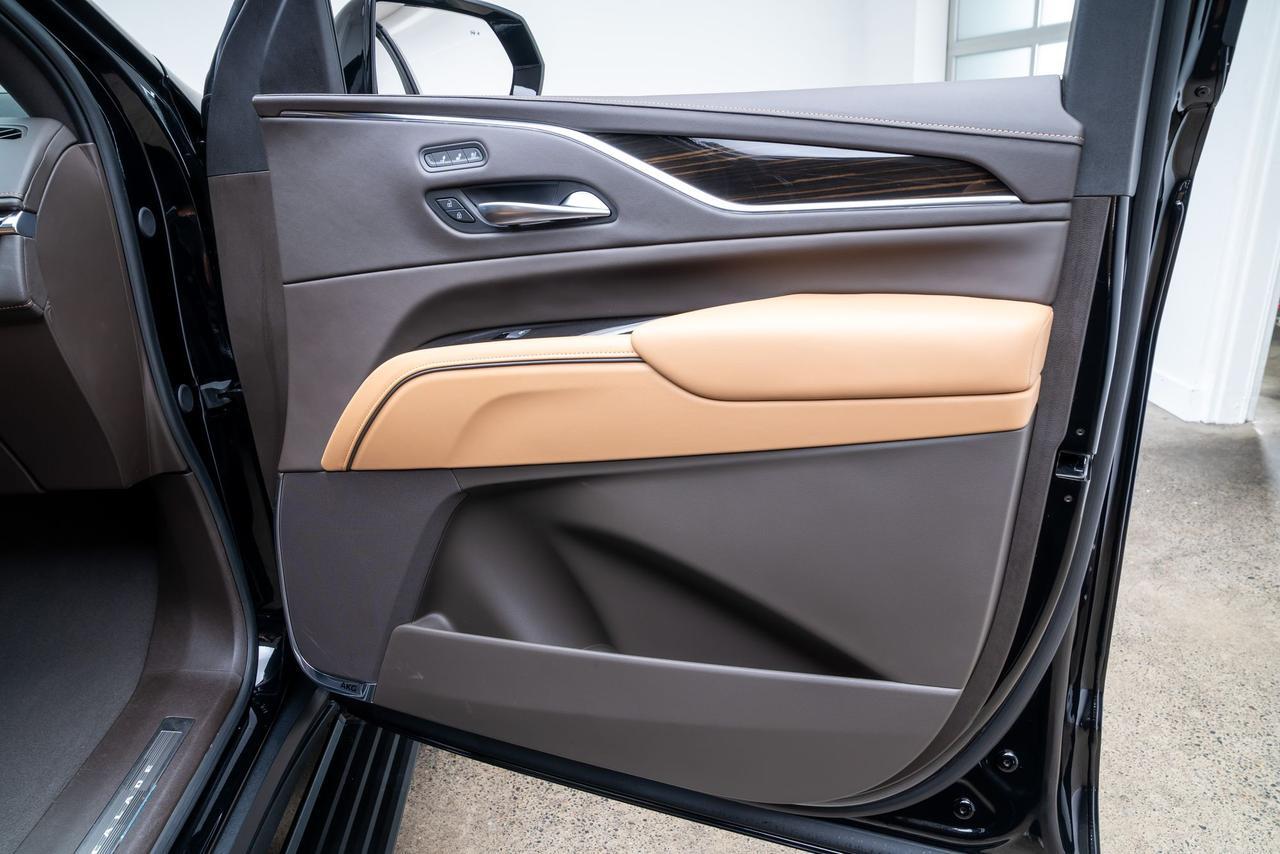 2024 Cadillac Escalade ESV Sport 1 Owner Air Ride Adaptive Suspension Soft Close Do Portland OR