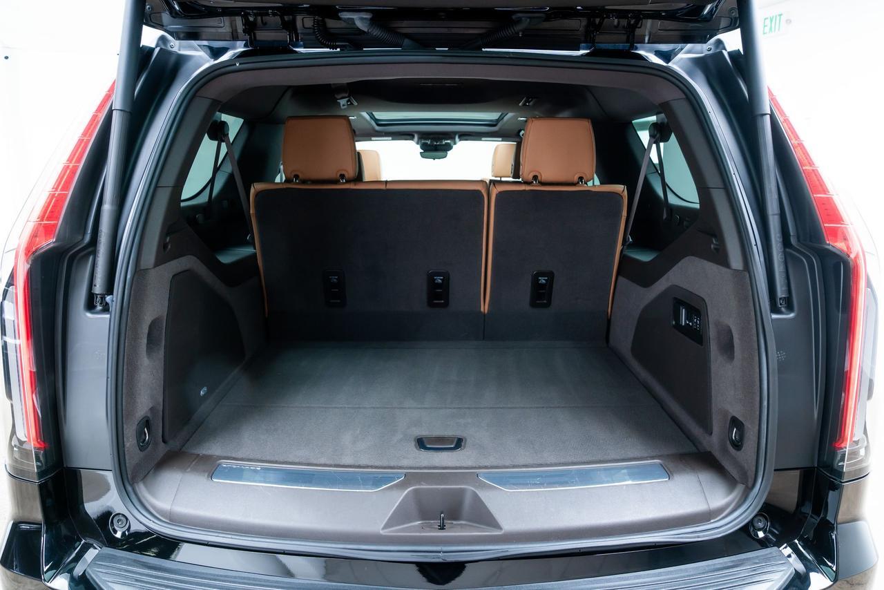 2024 Cadillac Escalade ESV Sport 1 Owner Air Ride Adaptive Suspension Soft Close Do Portland OR