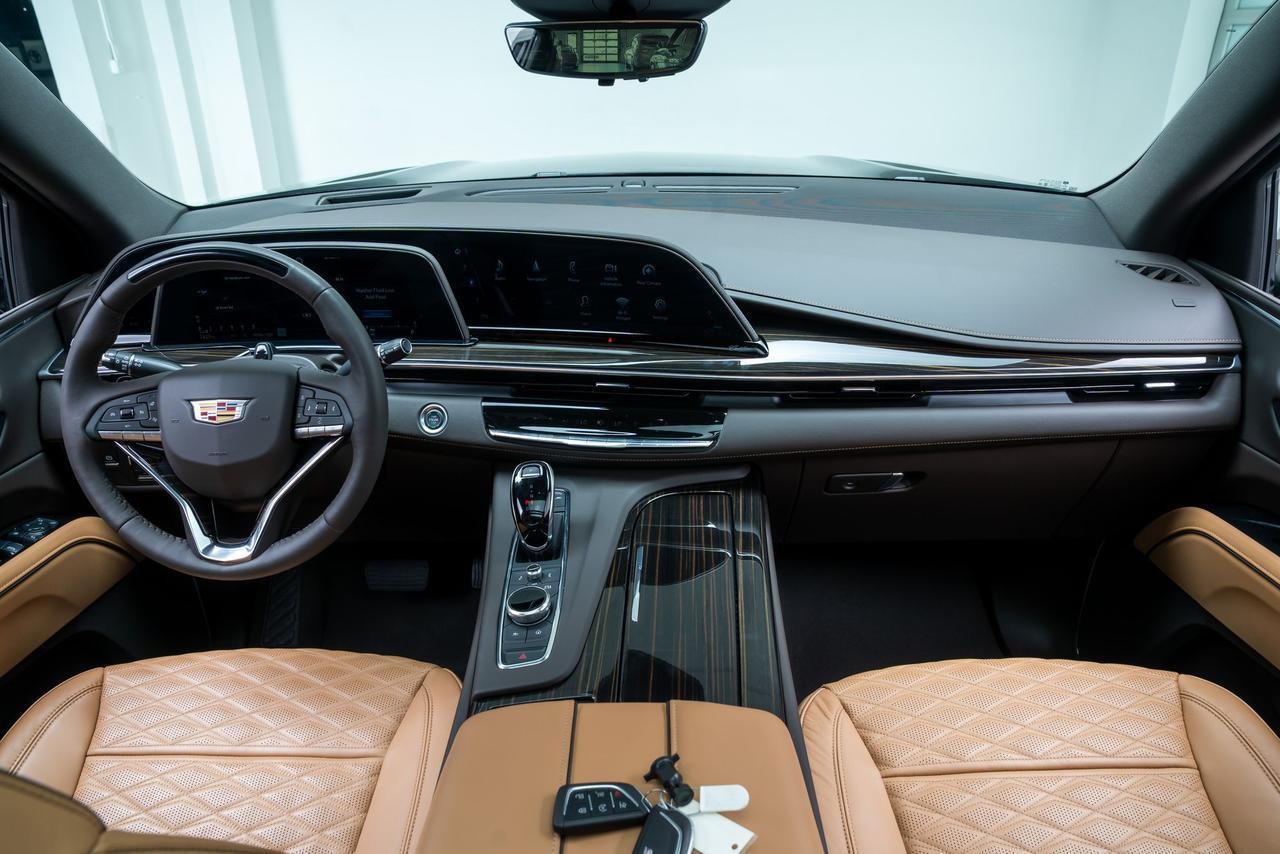 2024 Cadillac Escalade ESV Sport 1 Owner Air Ride Adaptive Suspension Soft Close Do Portland OR