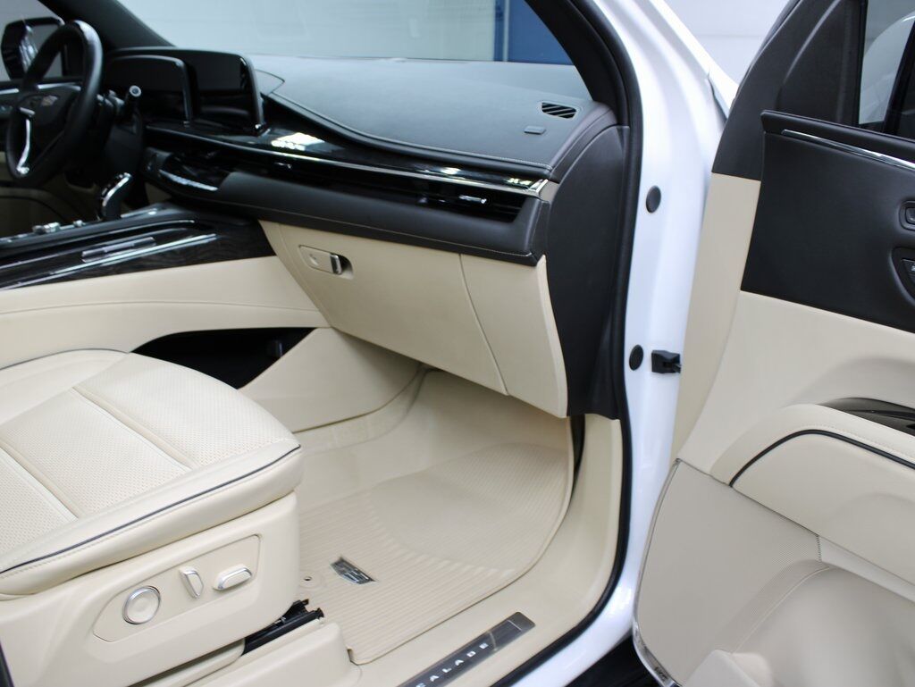 2024 Cadillac Escalade Premium Luxury 4WD 7 Passenger Fond du Lac WI