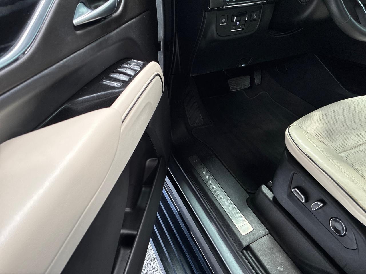 2024 Cadillac Escalade Sport, Onyx Pkg, Touring Pkg, Night Vision, Rear Entertainment, Power Boards Houston TX