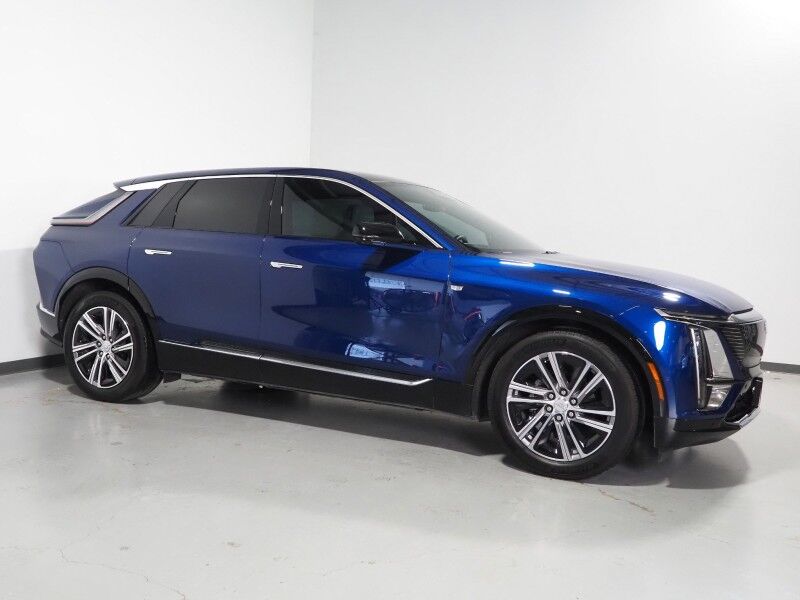 2024 Cadillac LYRIQ Luxury 1 AWD *NAVIGATION, ADAPTIVE CRUISE, SAFETY ALERTS, 360 VIEW CAMERAS, COLOR TOUCHSCREEN, PANORAMA GLASS ROOF, HEATED SEATS/STEERING, POWER LIFTGATE, 20 INCH WHEELS, WIRELESS CHARGING, ANDROID & APPLE
