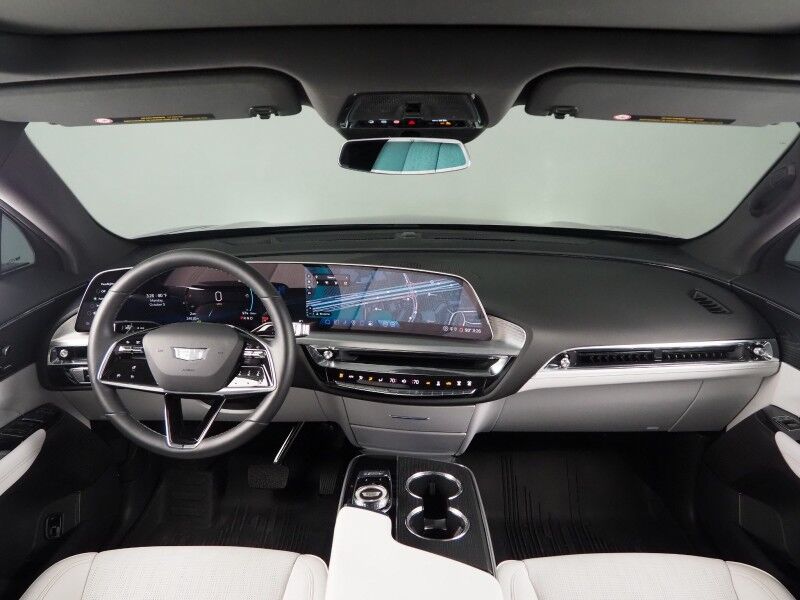 2024 Cadillac LYRIQ Luxury 1 AWD *NAVIGATION, ADAPTIVE CRUISE, SAFETY ALERTS, 360 VIEW CAMERAS, COLOR TOUCHSCREEN, PANORAMA GLASS ROOF, HEATED SEATS/STEERING, POWER LIFTGATE, 20 INCH WHEELS, WIRELESS CHARGING, ANDROID & APPLE