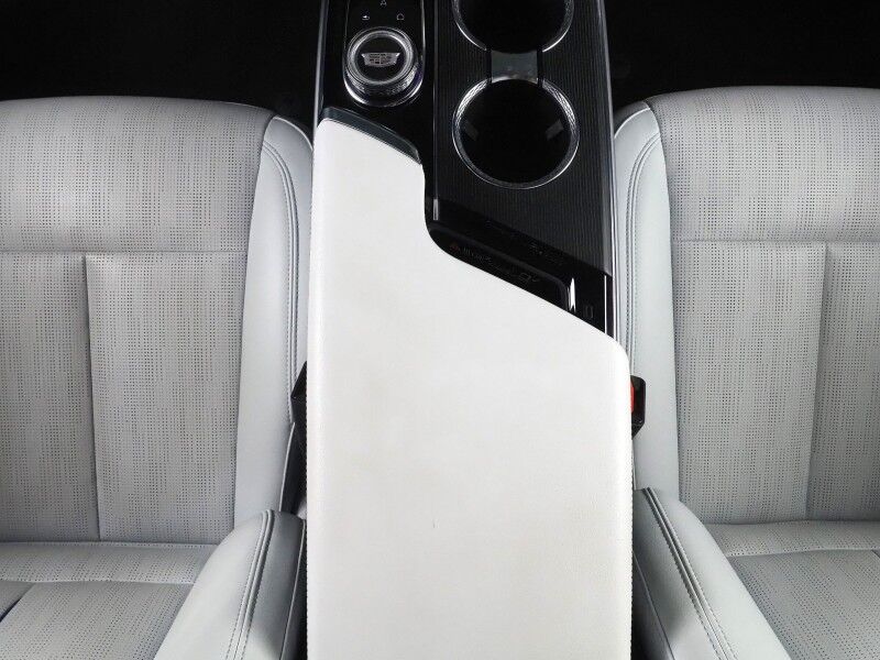 2024 Cadillac LYRIQ Luxury 1 AWD *NAVIGATION, ADAPTIVE CRUISE, SAFETY ALERTS, 360 VIEW CAMERAS, COLOR TOUCHSCREEN, PANORAMA GLASS ROOF, HEATED SEATS/STEERING, POWER LIFTGATE, 20 INCH WHEELS, WIRELESS CHARGING, ANDROID & APPLE Round Rock TX