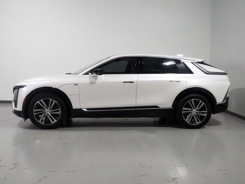 2024 Cadillac LYRIQ Luxury 1 AWD *NAVIGATION, ADAPTIVE CRUISE, SAFETY ALERTS, 360 VIEW CAMERAS, COLOR TOUCHSCREEN, PANORAMA GLASS ROOF, HEATED SEATS/STEERING, POWER LIFTGATE, 20 INCH WHEELS, WIRELESS CHARGING, ANDROID & APPLE Round Rock TX