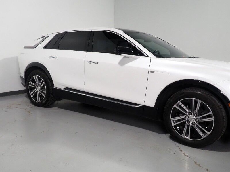 2024 Cadillac LYRIQ Luxury 1 AWD *NAVIGATION, ADAPTIVE CRUISE, SAFETY ALERTS, 360 VIEW CAMERAS, COLOR TOUCHSCREEN, PANORAMA GLASS ROOF, HEATED SEATS/STEERING, POWER LIFTGATE, 20 INCH WHEELS, WIRELESS CHARGING, ANDROID & APPLE Round Rock TX