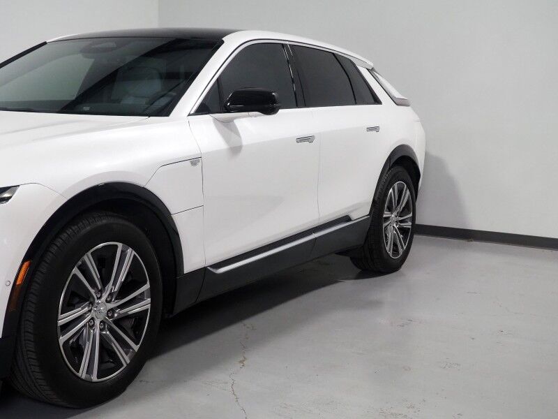 2024 Cadillac LYRIQ Luxury 1 AWD *NAVIGATION, ADAPTIVE CRUISE, SAFETY ALERTS, 360 VIEW CAMERAS, COLOR TOUCHSCREEN, PANORAMA GLASS ROOF, HEATED SEATS/STEERING, POWER LIFTGATE, 20 INCH WHEELS, WIRELESS CHARGING, ANDROID & APPLE Round Rock TX