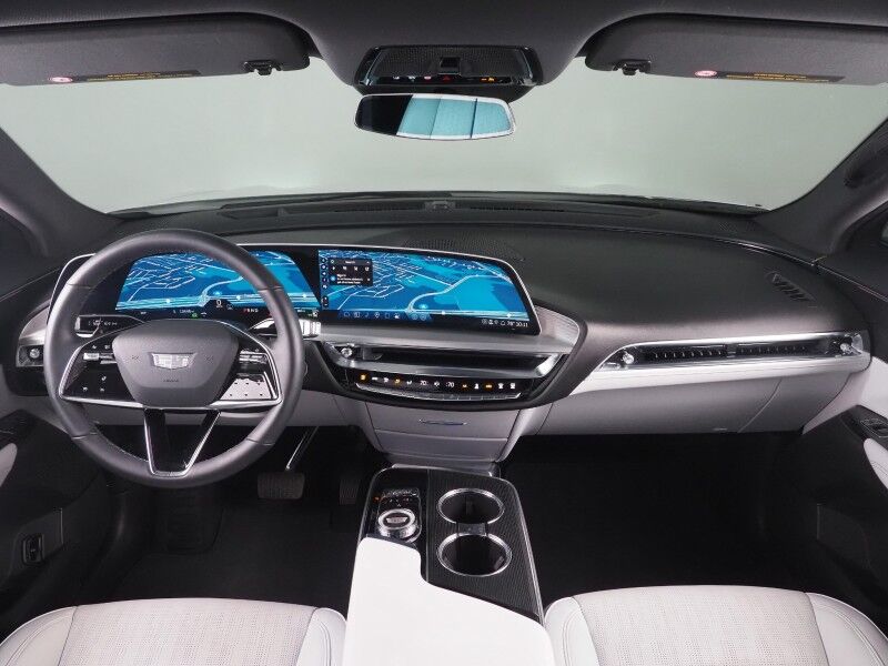 2024 Cadillac LYRIQ Luxury 1 AWD *NAVIGATION, ADAPTIVE CRUISE, SAFETY ALERTS, 360 VIEW CAMERAS, COLOR TOUCHSCREEN, PANORAMA GLASS ROOF, HEATED SEATS/STEERING, POWER LIFTGATE, 20 INCH WHEELS, WIRELESS CHARGING, ANDROID & APPLE