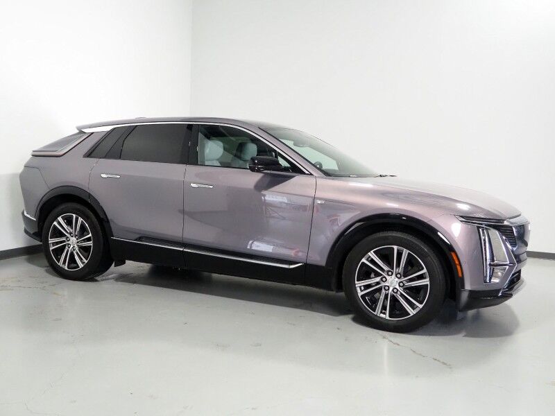 2024 Cadillac LYRIQ Luxury 1 AWD *NAVIGATION, ADAPTIVE CRUISE, SAFETY ALERTS, 360 VIEW CAMERAS, COLOR TOUCHSCREEN, PANORAMA GLASS ROOF, HEATED SEATS/STEERING, POWER LIFTGATE, 20 INCH WHEELS, WIRELESS CHARGING, ANDROID & APPLE