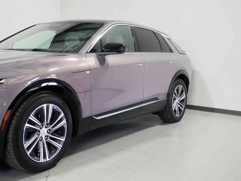 2024 Cadillac LYRIQ Luxury 1 AWD *NAVIGATION, ADAPTIVE CRUISE, SAFETY ALERTS, 360 VIEW CAMERAS, COLOR TOUCHSCREEN, PANORAMA GLASS ROOF, HEATED SEATS/STEERING, POWER LIFTGATE, 20 INCH WHEELS, WIRELESS CHARGING, ANDROID & APPLE Round Rock TX