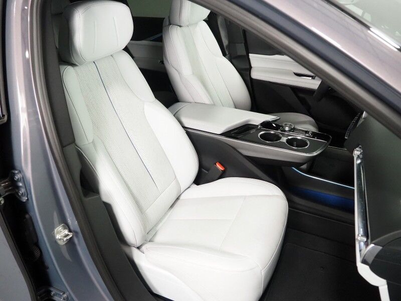 2024 Cadillac LYRIQ Luxury 1 AWD *NAVIGATION, ADAPTIVE CRUISE, SAFETY ALERTS, 360 VIEW CAMERAS, COLOR TOUCHSCREEN, PANORAMA GLASS ROOF, HEATED SEATS/STEERING, POWER LIFTGATE, 20 INCH WHEELS, WIRELESS CHARGING, ANDROID & APPLE