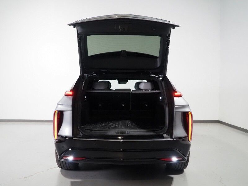 2024 Cadillac LYRIQ Luxury 1 AWD *NAVIGATION, ADAPTIVE CRUISE, SAFETY ALERTS, 360 VIEW CAMERAS, COLOR TOUCHSCREEN, PANORAMA GLASS ROOF, HEATED SEATS/STEERING, POWER LIFTGATE, 20 INCH WHEELS, WIRELESS CHARGING, ANDROID & APPLE Round Rock TX
