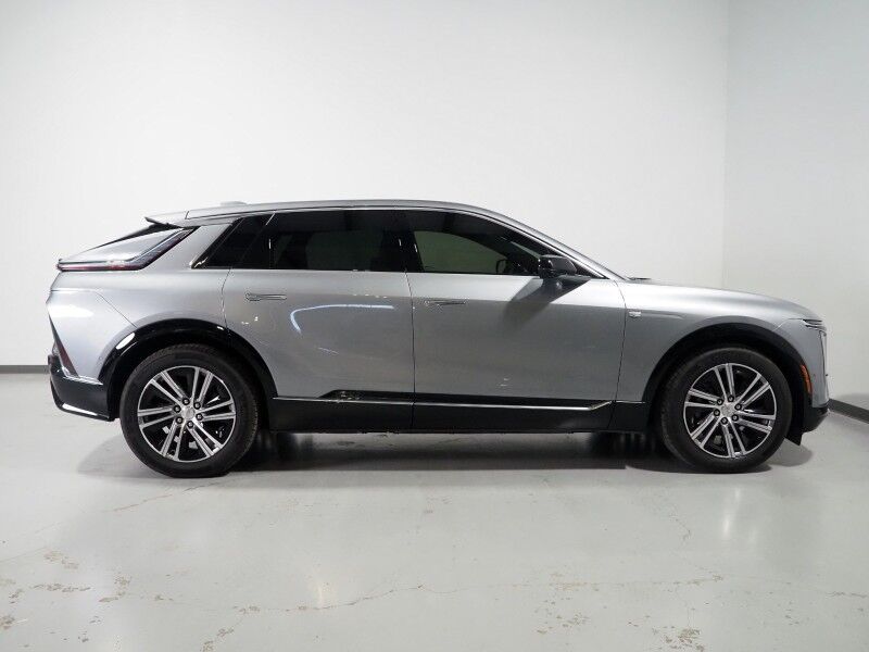 2024 Cadillac LYRIQ Luxury 1 AWD *NAVIGATION, ADAPTIVE CRUISE, SAFETY ALERTS, 360 VIEW CAMERAS, COLOR TOUCHSCREEN, PANORAMA GLASS ROOF, HEATED SEATS/STEERING, POWER LIFTGATE, 20 INCH WHEELS, WIRELESS CHARGING, ANDROID & APPLE Round Rock TX