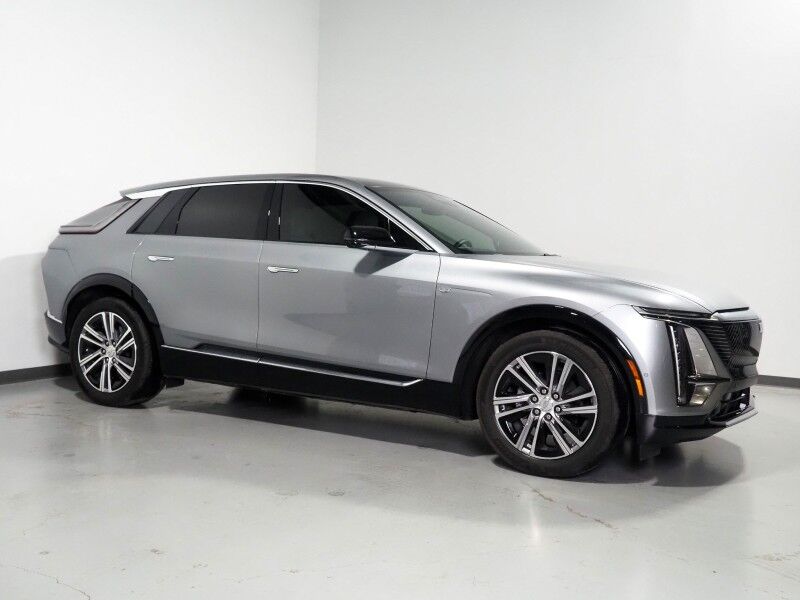 2024 Cadillac LYRIQ Luxury 1 AWD *NAVIGATION, ADAPTIVE CRUISE, SAFETY ALERTS, 360 VIEW CAMERAS, COLOR TOUCHSCREEN, PANORAMA GLASS ROOF, HEATED SEATS/STEERING, POWER LIFTGATE, 20 INCH WHEELS, WIRELESS CHARGING, ANDROID & APPLE