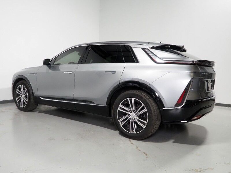2024 Cadillac LYRIQ Luxury 1 AWD *NAVIGATION, ADAPTIVE CRUISE, SAFETY ALERTS, 360 VIEW CAMERAS, COLOR TOUCHSCREEN, PANORAMA GLASS ROOF, HEATED SEATS/STEERING, POWER LIFTGATE, 20 INCH WHEELS, WIRELESS CHARGING, ANDROID & APPLE Round Rock TX