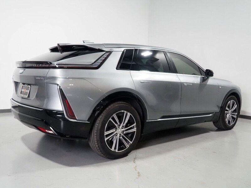 2024 Cadillac LYRIQ Luxury 1 AWD *NAVIGATION, ADAPTIVE CRUISE, SAFETY ALERTS, 360 VIEW CAMERAS, COLOR TOUCHSCREEN, PANORAMA GLASS ROOF, HEATED SEATS/STEERING, POWER LIFTGATE, 20 INCH WHEELS, WIRELESS CHARGING, ANDROID & APPLE Round Rock TX