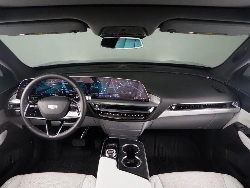 2024 Cadillac LYRIQ Luxury 1 AWD *NAVIGATION, ADAPTIVE CRUISE, SAFETY ALERTS, 360 VIEW CAMERAS, COLOR TOUCHSCREEN, PANORAMA GLASS ROOF, HEATED SEATS/STEERING, POWER LIFTGATE, 20 INCH WHEELS, WIRELESS CHARGING, ANDROID & APPLE