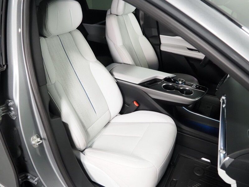 2024 Cadillac LYRIQ Luxury 1 AWD *NAVIGATION, ADAPTIVE CRUISE, SAFETY ALERTS, 360 VIEW CAMERAS, COLOR TOUCHSCREEN, PANORAMA GLASS ROOF, HEATED SEATS/STEERING, POWER LIFTGATE, 20 INCH WHEELS, WIRELESS CHARGING, ANDROID & APPLE