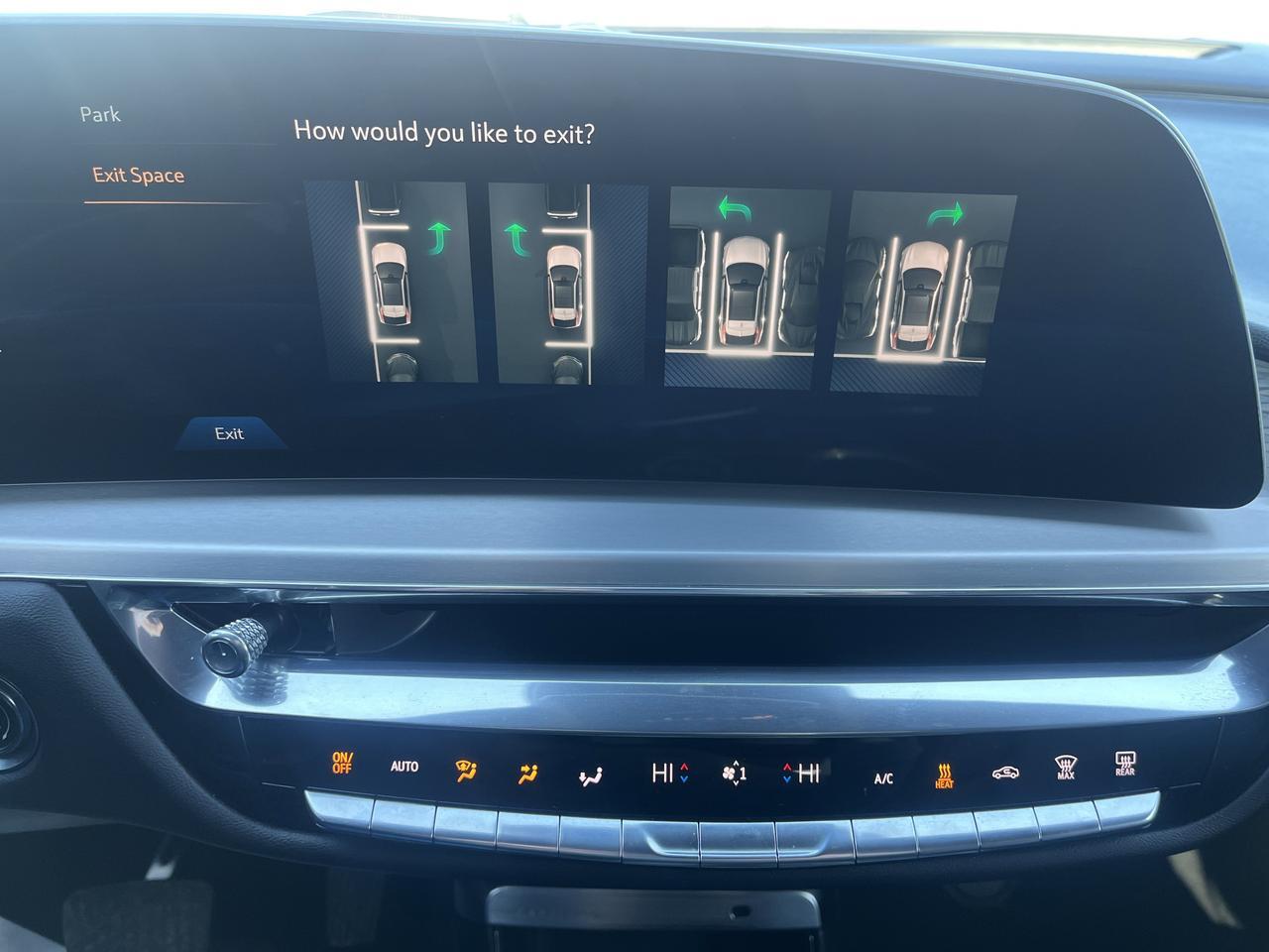 2024 Cadillac LYRIQ Luxury 1 AWD TrailerPrep w/AdptvCrz HtdMemLthr HtdSteeringWheel HD-SurroundVision Saukville WI