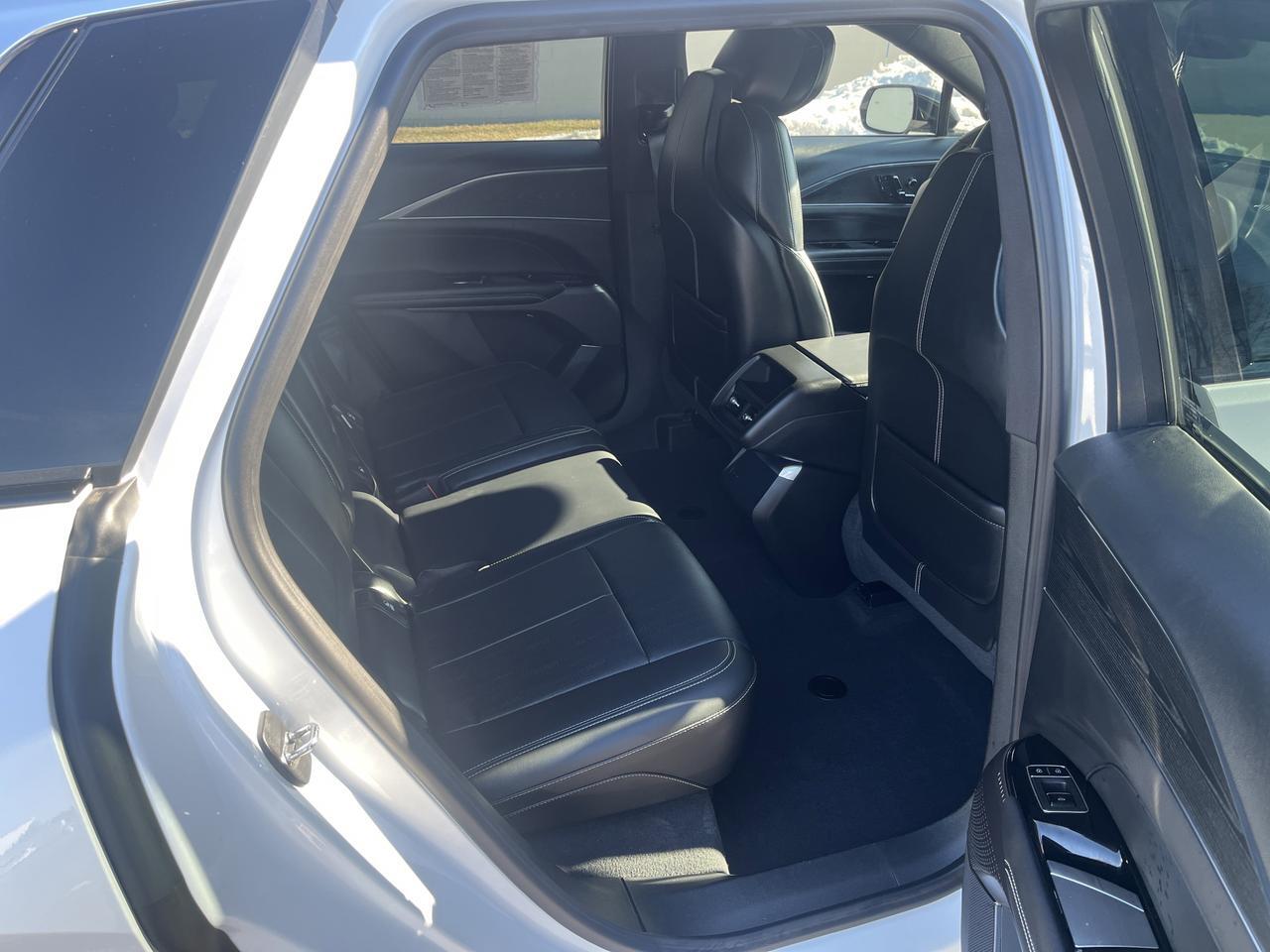 2024 Cadillac LYRIQ Luxury 1 AWD TrailerPrep w/AdptvCrz HtdMemLthr HtdSteeringWheel HD-SurroundVision Saukville WI