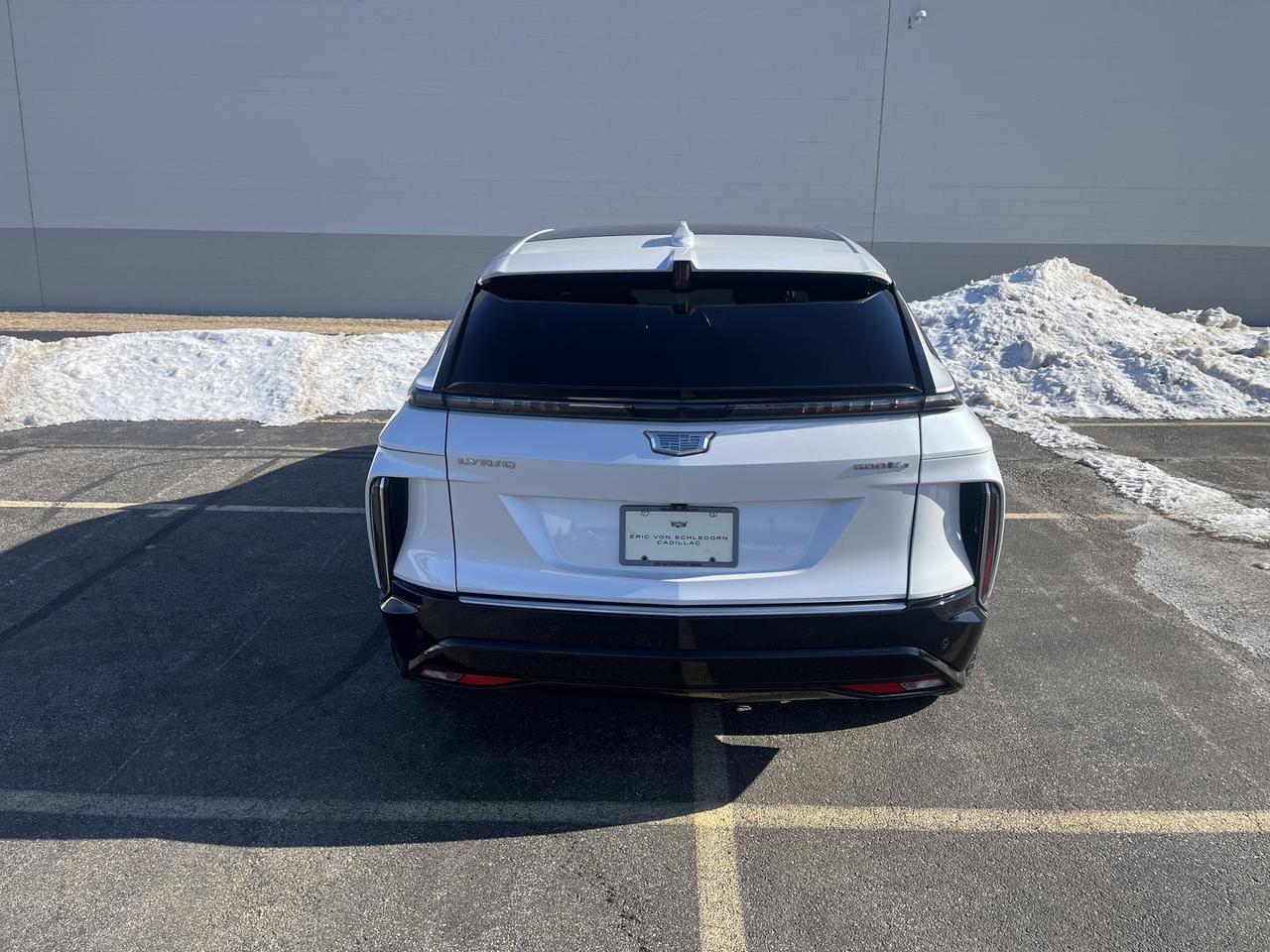 2024 Cadillac LYRIQ Luxury 1 AWD TrailerPrep w/AdptvCrz HtdMemLthr HtdSteeringWheel HD-SurroundVision Saukville WI