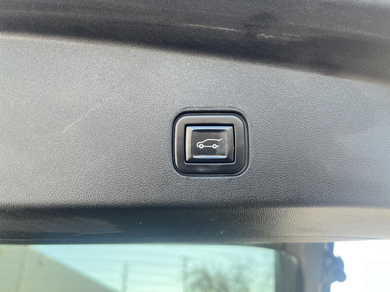 2024 Cadillac LYRIQ Luxury 1 AWD TrailerPrep w/AdptvCrz HtdMemLthr HtdSteeringWheel HD-SurroundVision Saukville WI