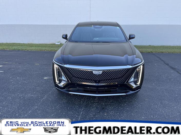 2024 Cadillac LYRIQ Luxury 3 AWD TraileringProvisions w/SuperCruise AdaptiveCruise Sunroof HtdCldMemLthr HD-SrrndVsn Milwaukee WI