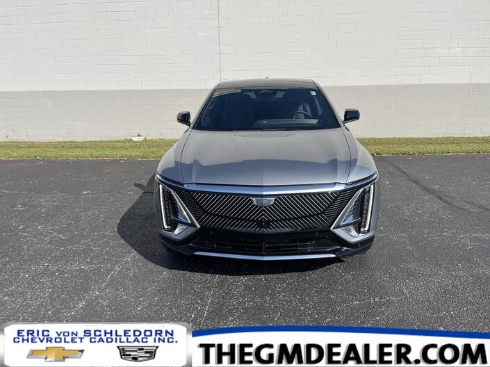 2024 Cadillac LYRIQ Luxury 3 AWD TraileringProvisions w/SuperCruise AdaptiveCruise Sunroof HtdCldMemLthr HD-SrrndVsn Milwaukee WI