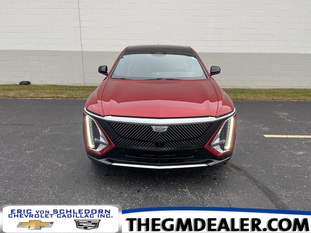 2024 Cadillac LYRIQ Luxury 3 AWD TraileringProvisions w/SuperCruise AdptveCrz Sunroof HtfCldMemLthr Hd-SrrndVsn Milwaukee WI